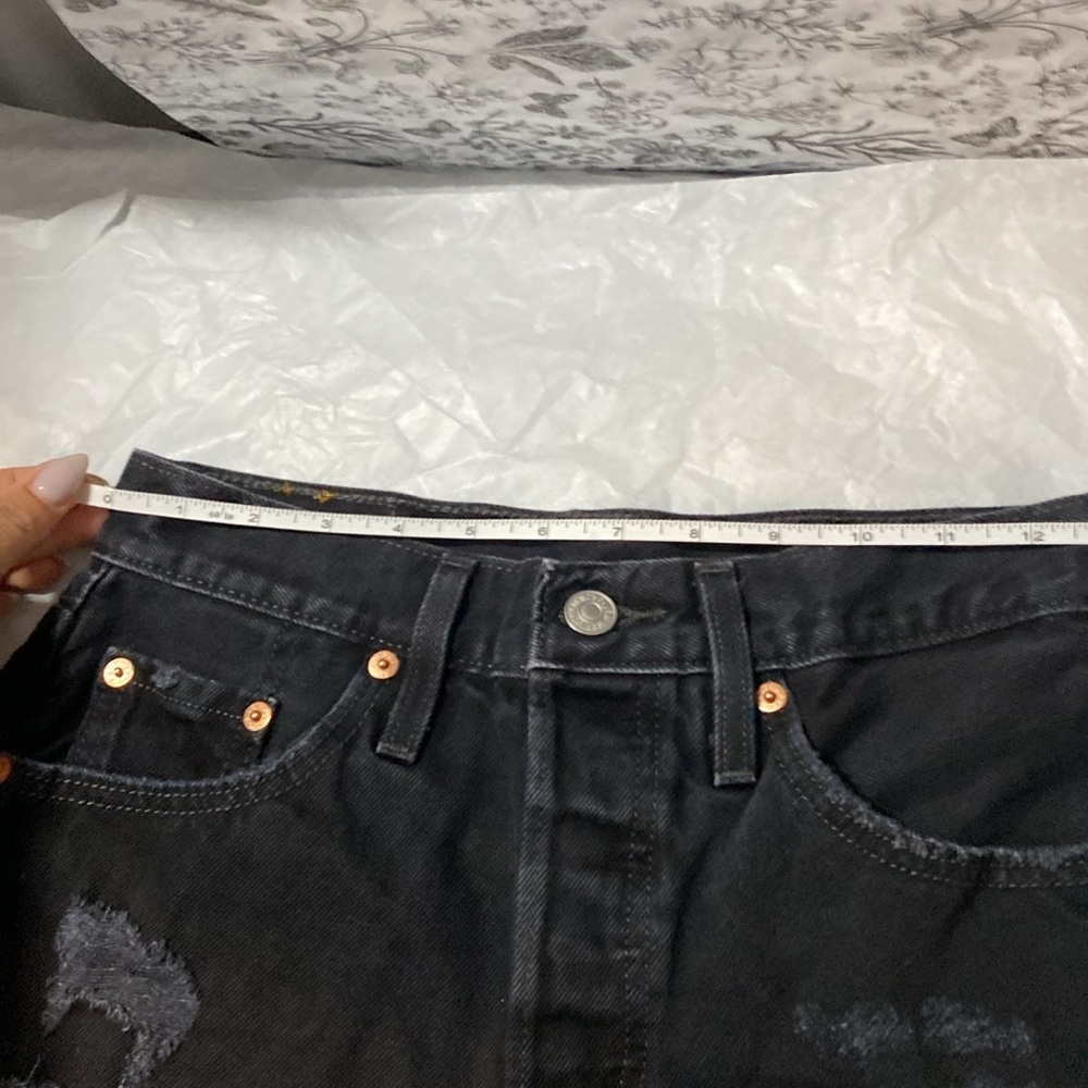 Levis | 501 Black Distressed Denim Shorts - W25 - High Rise - Picture 9 of 11